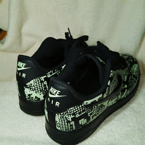 Nike Air Force 1 Foamposite Snake Skin Patern Patent Leather Sneakers - Picture 2 of 5
